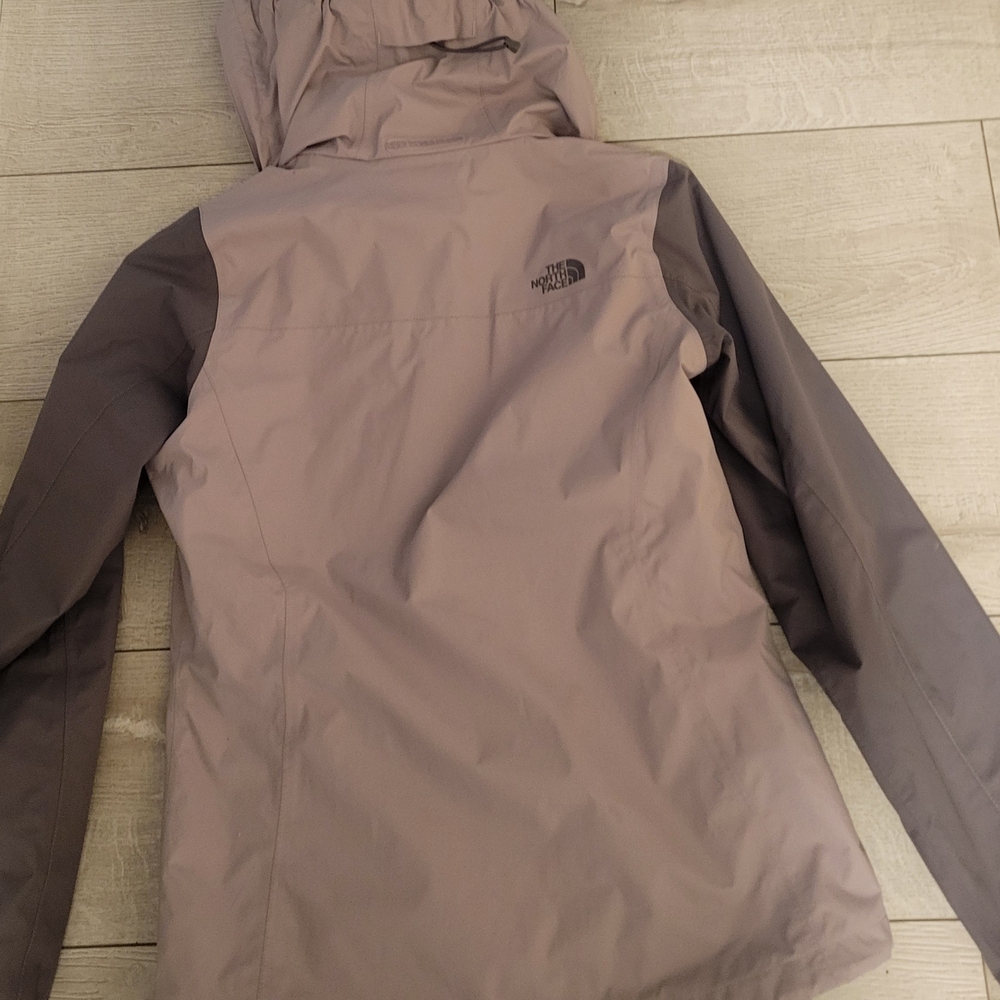 The North Face Resolve Rain Jacket Women's - Picture 6 of 9